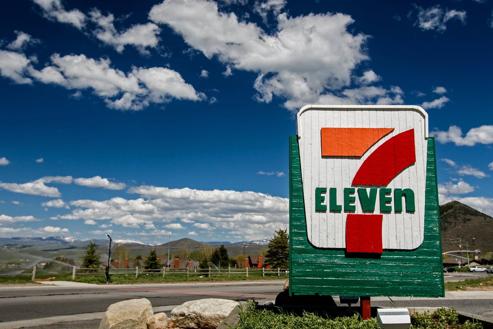 7-Eleven storefront